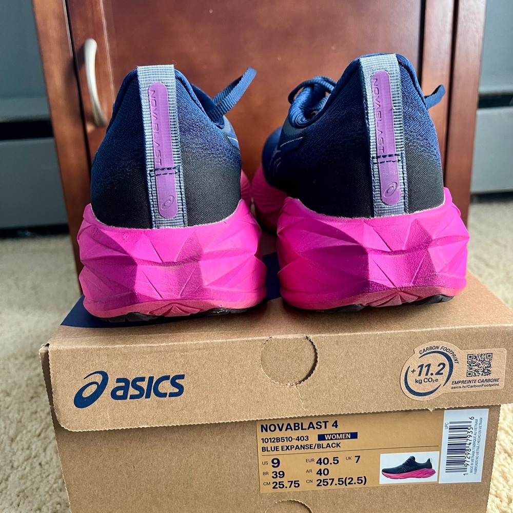 Women’s Novablast 4 size 9